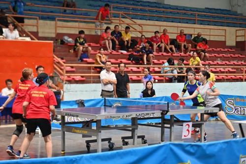 Sôi nổi sân chơi bóng bàn các nhóm tuổi