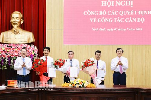 Tỉnh ủy công bố các quyết định về công tác cán bộ