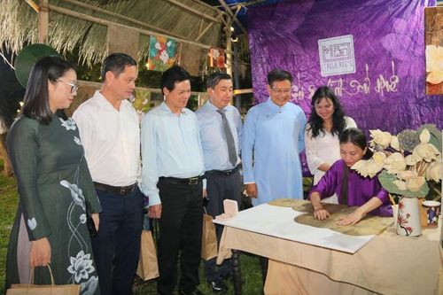 Khai mạc ngày hội Sen Huế với chủ đề 'Về miền Sen ngự'