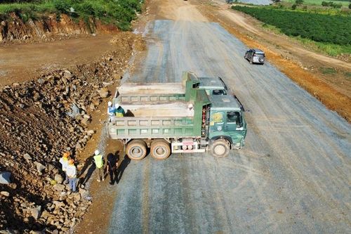 Bộ Xây dựng: Tăng cường hiệu quả công tác quản lý Nhà nước về chi phí đầu tư xây dựng, cung ứng vật liệu các dự án trọng điểm