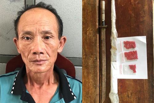 Buôn đồ khô vẫn tranh thủ nhập 'hàng trắng'