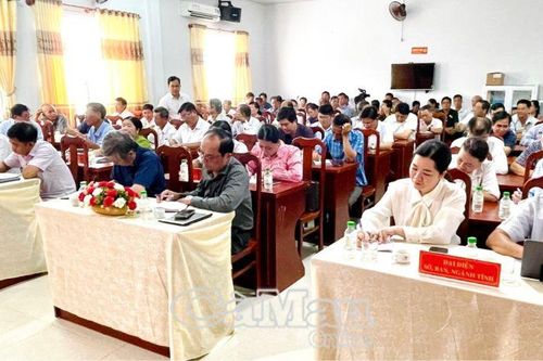 Đại biểu Quốc hội tiếp xúc cử tri xã Phong Lạc