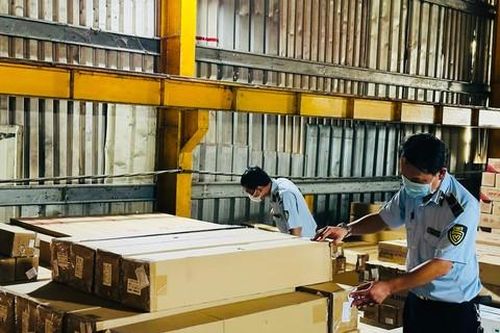 Phát hiện hàng ngàn sản phẩm đồ điện gia dụng nhập lậu, trị giá hơn 1 tỷ đồng