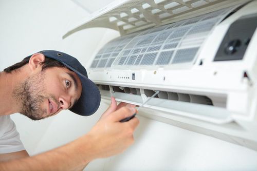 Điều hòa bị chảy nước, làm sao để khắc phục?