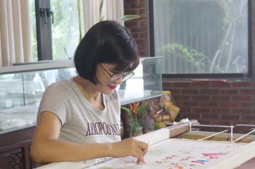 Thăng trầm nghề thêu ren Văn Lâm