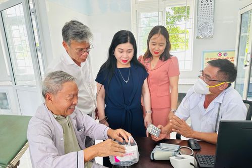 Người dân Quảng Trị phấn khởi được chăm sóc sức khỏe ở cơ sở y tế khang trang, sạch đẹp