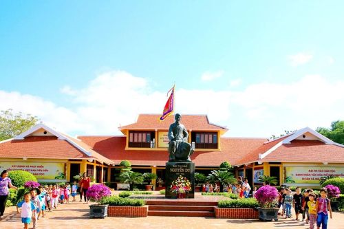 Công nhận điểm du lịch đối với Di tích quốc gia đặc biệt khu lưu niệm Nguyễn Du