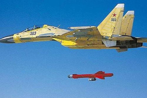 'Ruồi trâu' đáng sợ bay xa 300 km để tiêu diệt mục tiêu