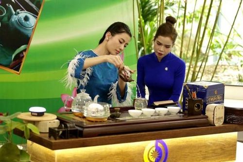 Đối ẩm Trà Đạo Nhật Bản và Trà Thức Việt Nam
