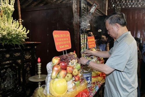 Chủ tịch nước Tô Lâm dâng hương tại Khu lưu niệm Chủ tịch Tôn Đức Thắng