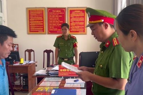 Nhân viên văn phòng đăng ký đất đai nhận tiền để 'làm nhanh' giấy tờ nhà đất