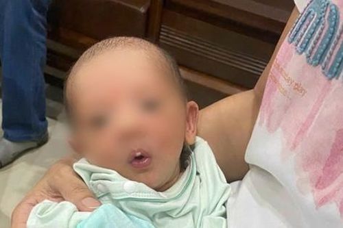 Bé sơ sinh ở Lào Cai bị bỏ rơi trước cửa nhà dân trong đêm