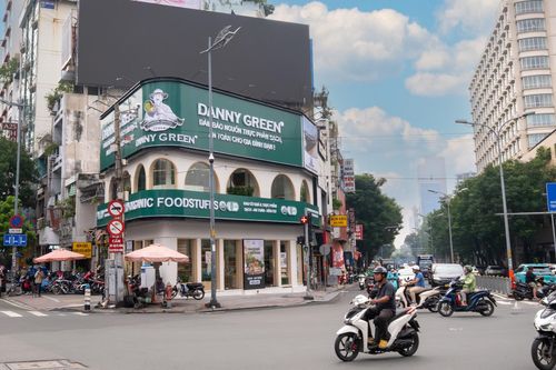 Lý do DannyGreen chọn mặt bằng đắt đỏ ở quận 1 TP.HCM