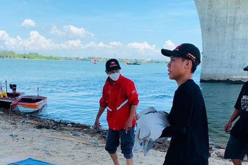 Tìm thấy thi thể bé gái 1 tuổi trong vụ cha ôm con nhảy cầu Cửa Đại