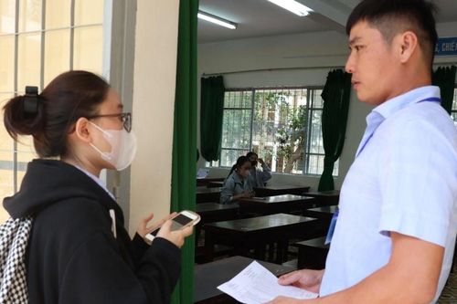 Sự cố đề thi môn Toán tốt nghiệp THPT năm 2024 bị mờ: Sẽ xử lý các bộ phận liên quan
