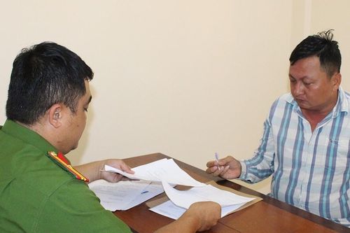 Phá điểm đánh bạc từ tin tố giác gọi 'đường dây nóng' của Giám đốc Công an