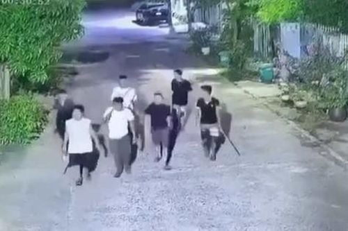 Hai nhóm thanh niên giải quyết mâu thuẫn trong đêm, một người tử vong
