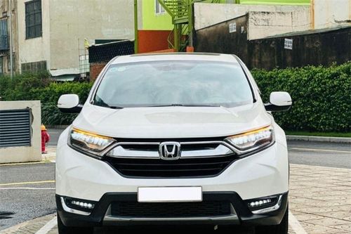 Honda CR-V sử dụng 6 năm xuống giá ngang một chiếc Mitsubishi Xforce