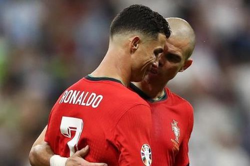 Ronaldo chia tay EURO 2024 mà không biết ghi bàn