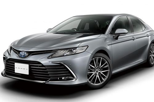 Toyota Camry giá chỉ từ hơn 1 tỷ đồng