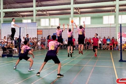Bế mạc giải bóng chuyền hơi chào mừng 95 năm Ngày thành lập Công đoàn Việt Nam
