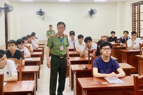Chủ động ngăn ngừa sử dụng các thiết bị công nghệ cao để gian lận thi
