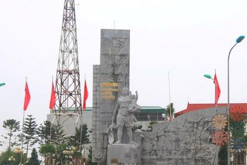 Bài tham dự cuộc thi viết 'Kỷ niệm 70 năm Giải phóng Thủ đô: Ký ức tự hào':Tự hào vùng đất 'phượng hoàng đỏ'