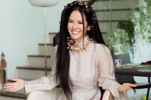 Diva Hồng Nhung khoe cách giấu ổ điện trong penthouse 450m2, gợi nhớ cách giấu đồ trong nhà tài tình của một MC VTV