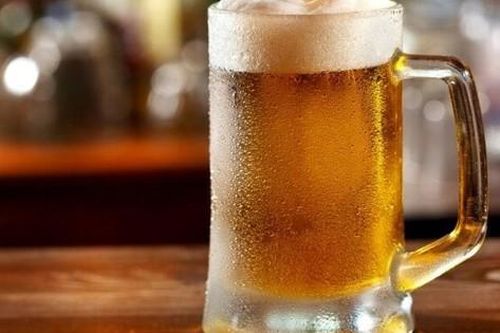 Uống bia có lợi ích và tác hại gì?