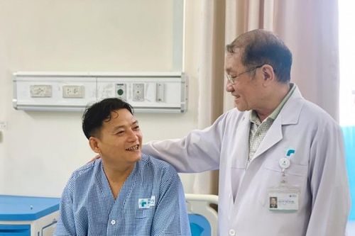Phẫu thuật thành công sỏi san hô thận trái phức tạp cho người bệnh