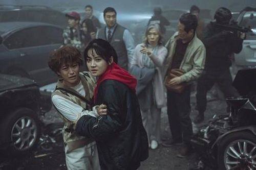 Thoát được bầy zombie, sao nhí 'Chuyến Tàu Sinh Tử' lại gặp thảm họa đáng sợ