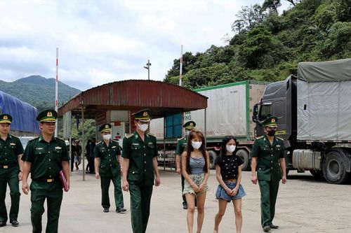 Thoát khỏi 'động quỷ' ở Tam Giác Vàng