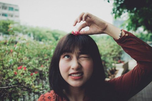 24 tuổi, sống chung với 9 cái răng sâu