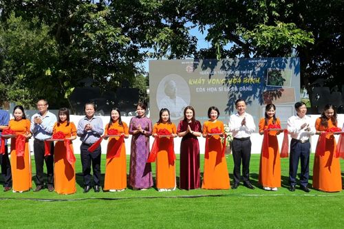 Trưng bày 100 tác phẩm độc bản của họa sĩ Lê Bá Đảng