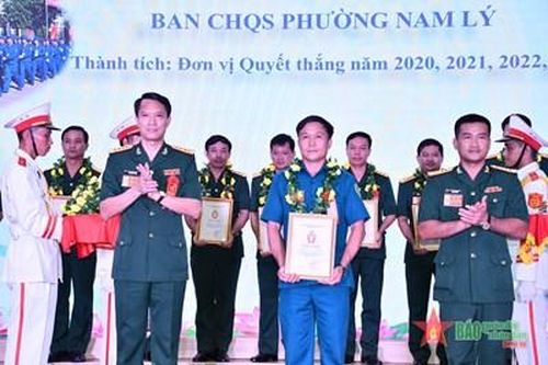 Tôn vinh 'Những bông hoa Quyết thắng' trên quê hương Quảng Bình