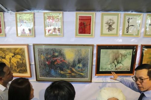 Triển lãm 'Khát vọng hòa bình'của danh họa Lê Bá Đảng