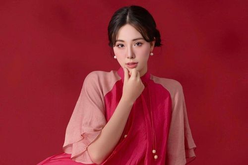 Nữ MC làng Esports lần đầu trải lòng chuyện tình cảm