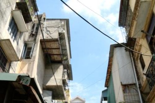 Hà Nội: Còn nhiều băn khoăn với lối thoát nạn thứ 2 cho nhà ở của người dân