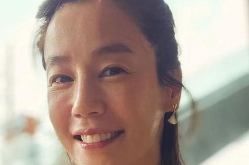 Người chị trong 'Giày thủy tinh' ở tuổi 50