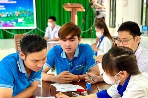 Thắm sắc xanh nối dài hành trình tình nguyện