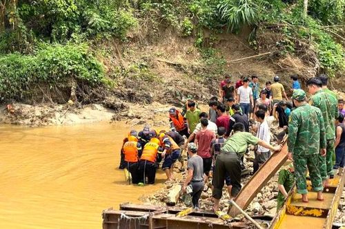 Tìm thấy thi thể nam thanh niên bị nước lũ cuốn trôi khi bơi qua sông Lô