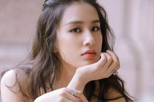 Sao nữ làm tiểu tam: Kẻ mất hết, người chịu nhục 10 năm để làm dâu hào môn