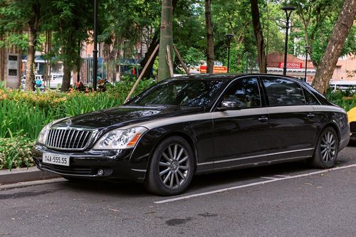 Bắt gặp Maybach 62S Zeppelin triệu USD gắn biển ngũ quý 5 của đại gia Quảng Ninh