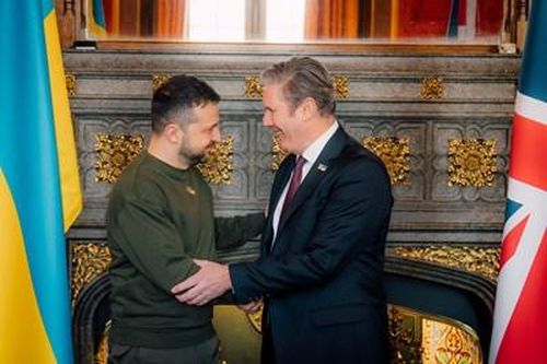 Ông Starmer nói gì với Tổng thống Ukraine ngay sau khi nhậm chức Thủ tướng Anh?