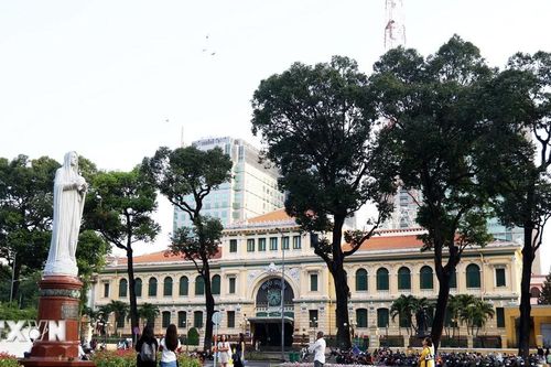 Thí điểm phân cấp quản lý Nhà nước một số lĩnh vực cho TP Hồ Chí Minh