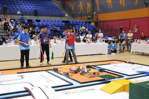 Nhiều bất ngờ tại Cuộc thi Sáng tạo Robot Quảng Ngãi
