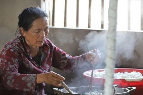 Nông dân bám nghề 'ăn cơm đứng' cho thu nhập khá và ổn định