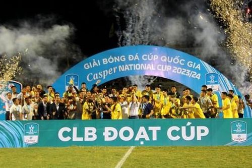 Đông Á Thanh Hóa đoạt cúp, định mệnh khiến Văn Quyết thành 'tội đồ'