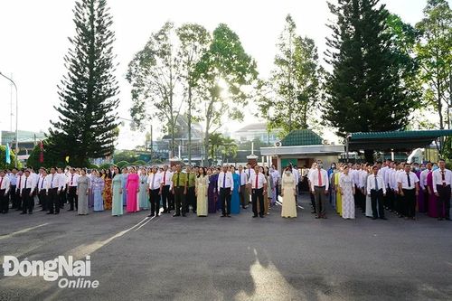 Huyện Định Quán: Chào cờ gắn với sinh hoạt dưới cờ