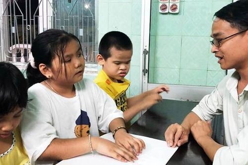 Người gieo nắng ấm